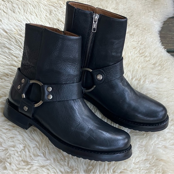 NWOB Frye Veronica Flex Harness Boots in Black Sz 8.5. - Picture 4 of 15